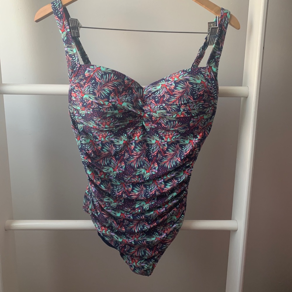 Bond-Eye Australia Bathing Suit Brand New
